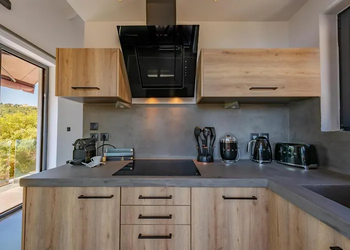 Agata By Vintage Travel